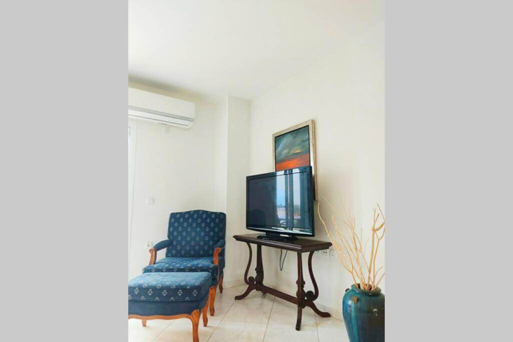 Peggy'S Lux Apartment カラヴォミロス エクステリア 写真